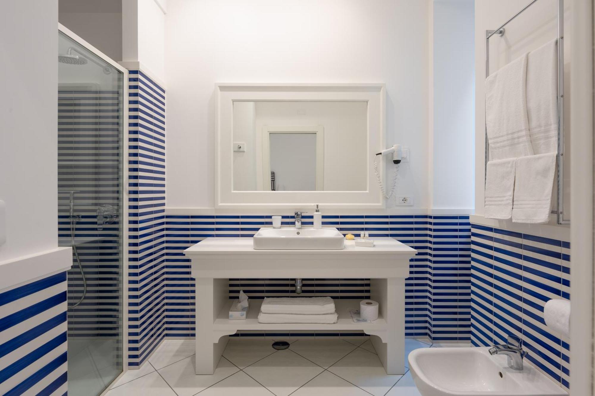 Duomo Guest House - Stay In Сорренто Экстерьер фото